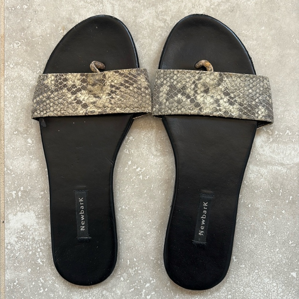 Minimal 90’s sandal